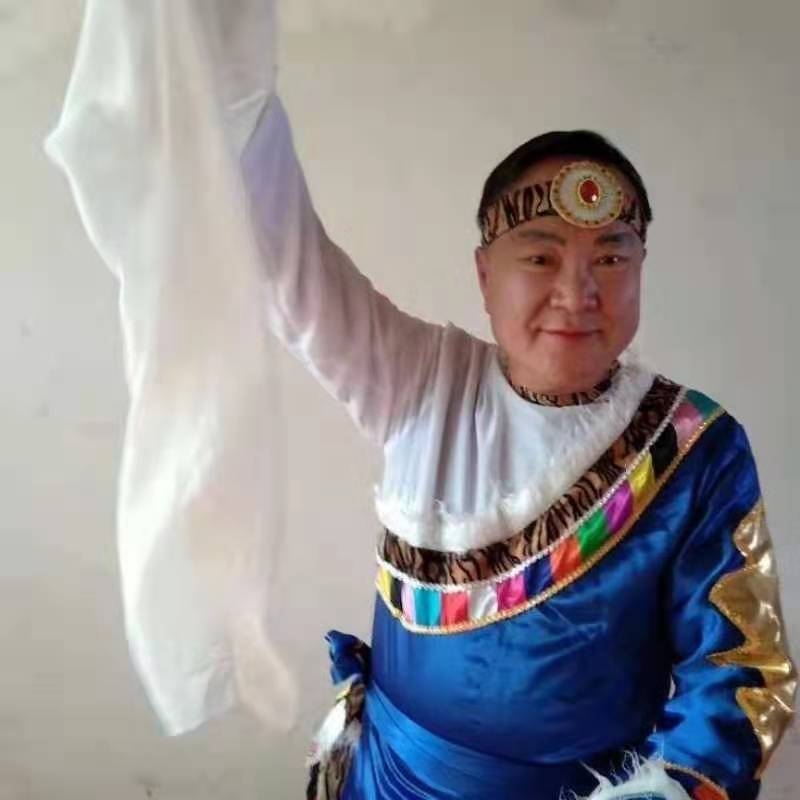 走在冷风中的第一张照片--宽甸蓝颜知己交友网